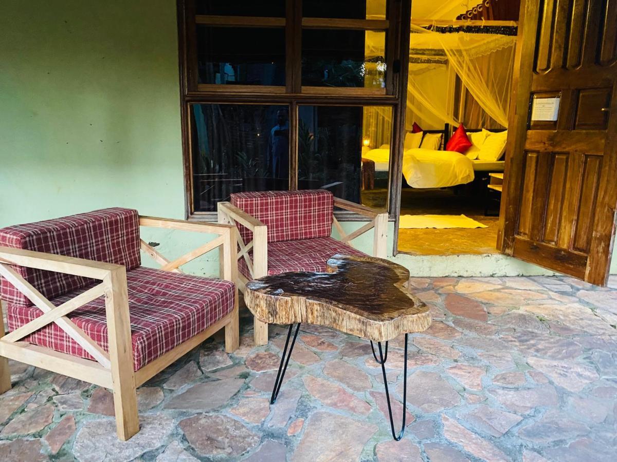 Afro Smile Hotel & Guest House - ジンジャ エクステリア 写真