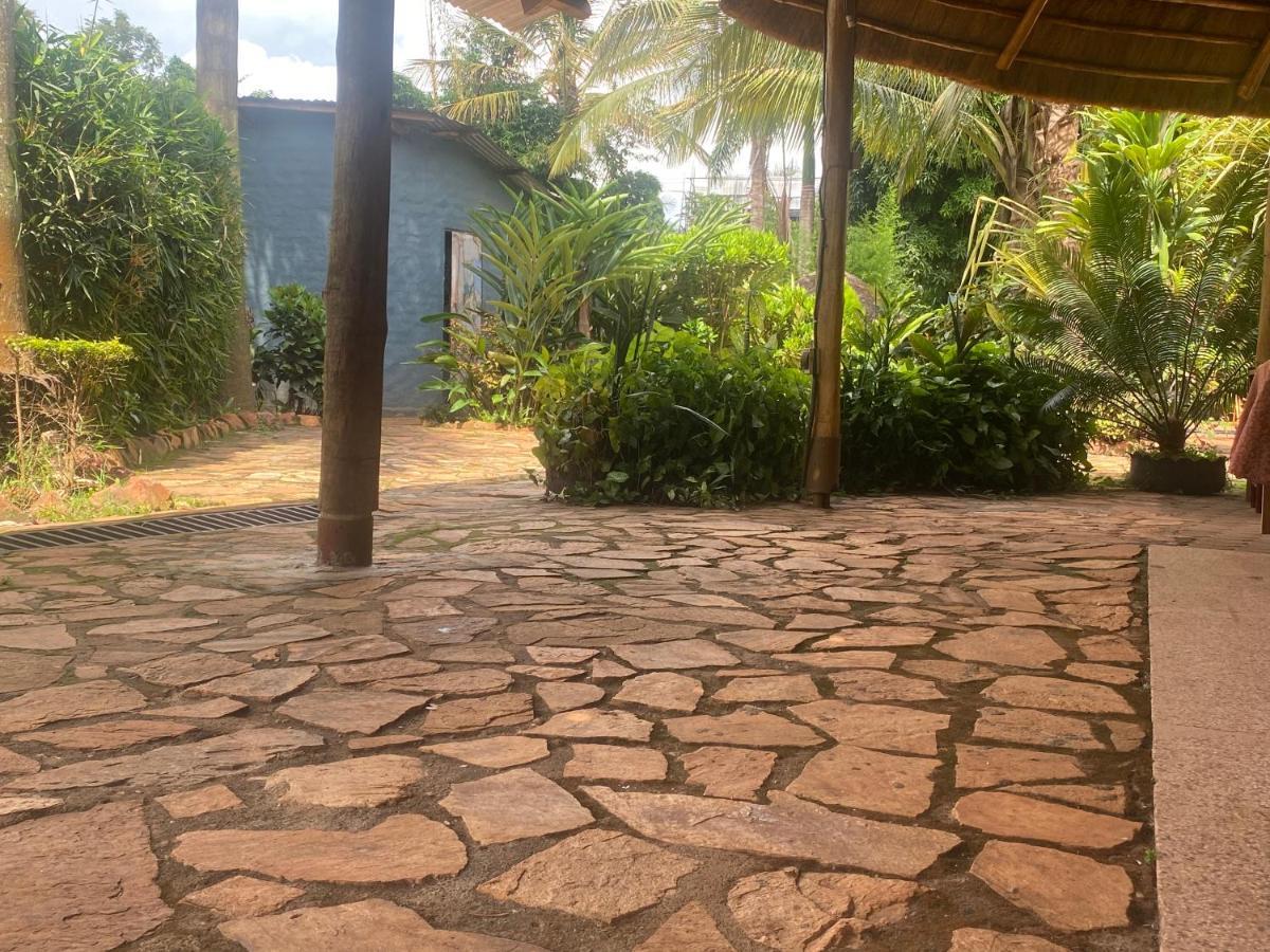 Afro Smile Hotel & Guest House - ジンジャ エクステリア 写真