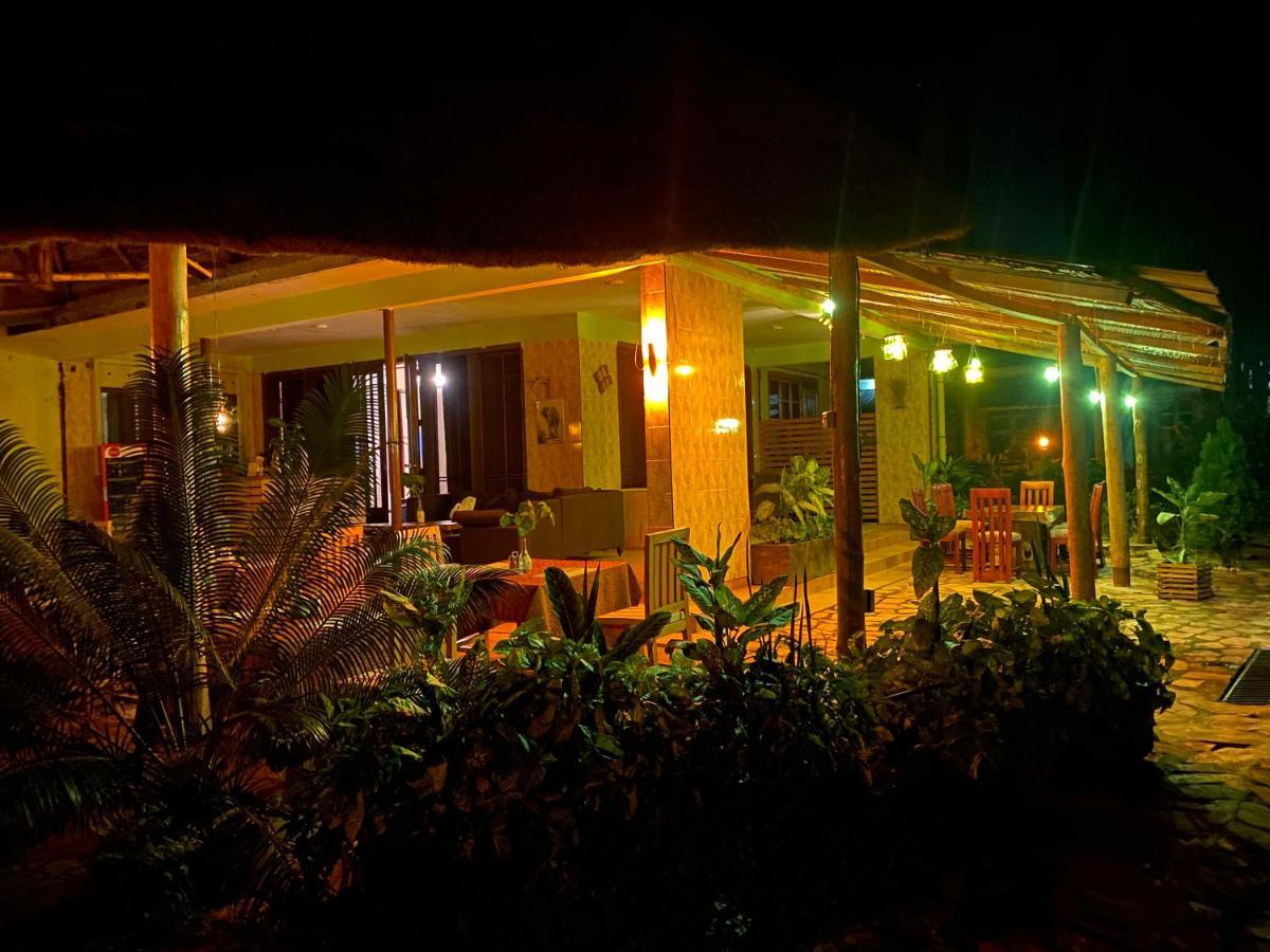 Afro Smile Hotel & Guest House - ジンジャ エクステリア 写真